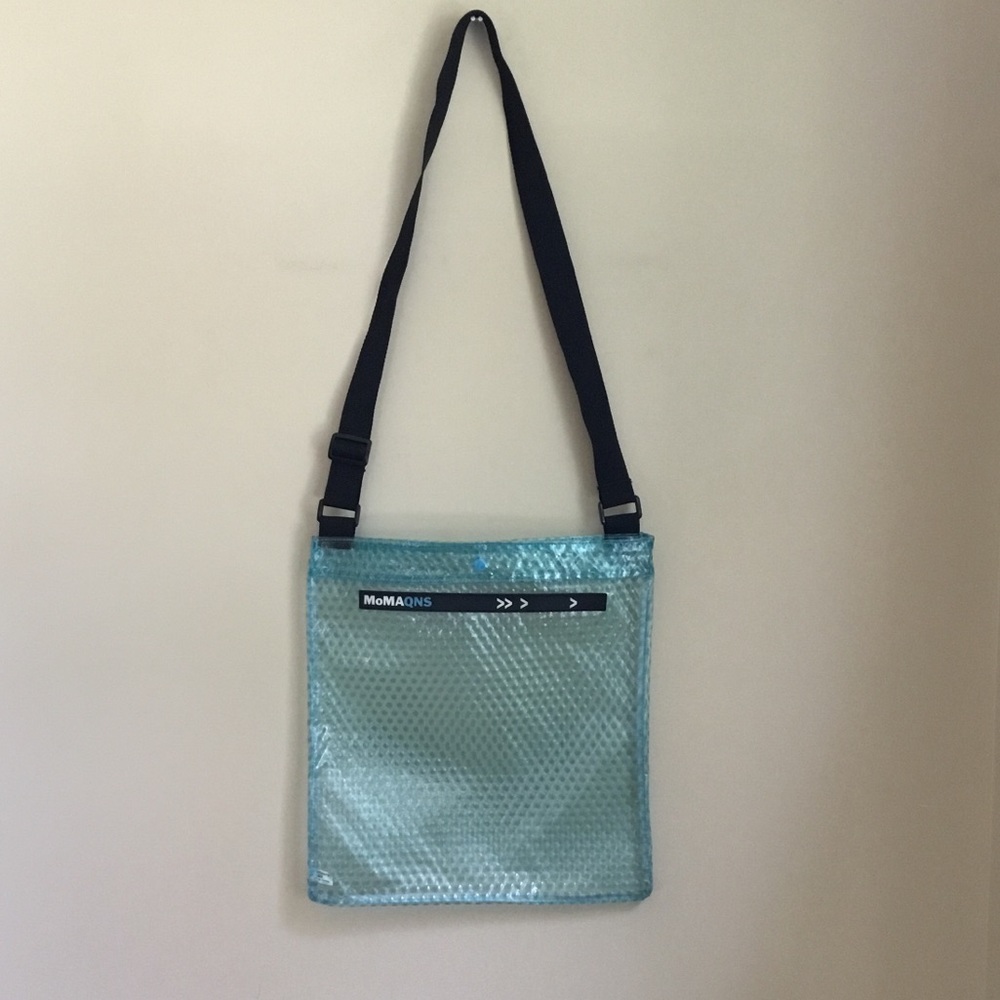 MoMA Museum of Modern Art Queens Clear Bubble Crossbody Bag - Picture 3 of 9
